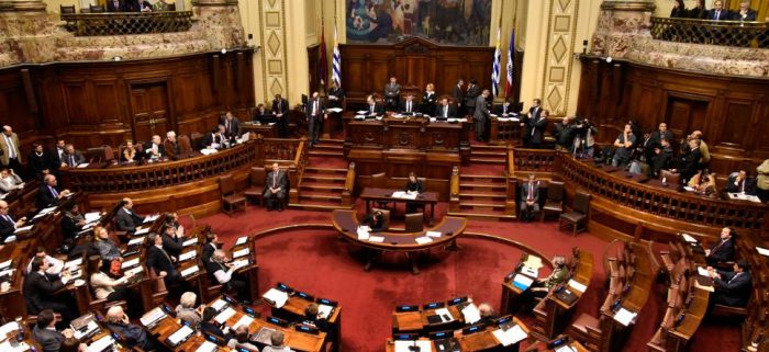 Oficialismo uruguayo aprueba ratificar en el Parlamento el TLC con Chile