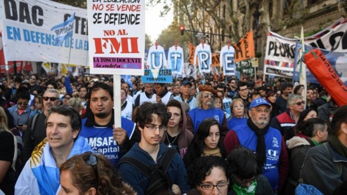 Protestan en Argentina con un «banderazo» nacional contra el acuerdo con FMI