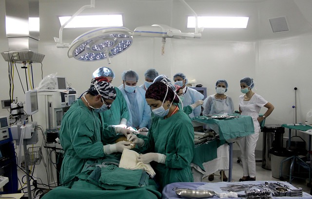 FNE acusa a cirujanos de la V Región de colusión y pide sanciones al TDLC