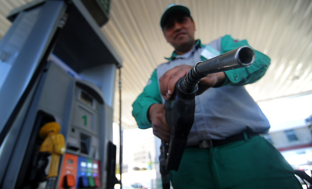 Consultora advierte que Chile será «el gran perdedor» de Latinoamérica por alza del petróleo