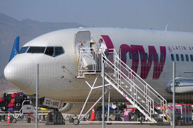 Siguen las malas noticias para LAW: piden quiebra de la aerolínea por cheques protestados