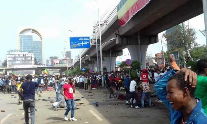 Un muerto y 132 heridos en la explosión del mitin del primer ministro etíope