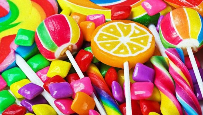 La estricta propuesta de Reino Unido que quiere prohibir la venta de dulces para reducir la obesidad infantil