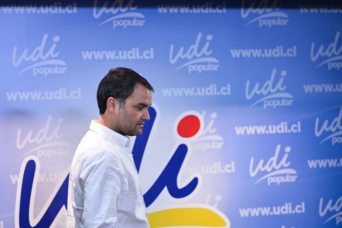 Macaya intenta apagar el ruido presidencial en la UDI y dice que el partido elegirá «a quien tenga mejores posibilidades de ganar en segunda vuelta contra Jiles o Jadue»