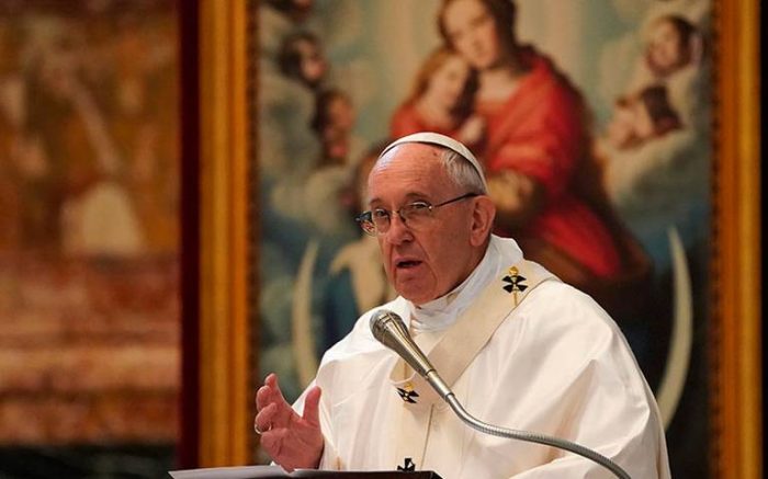 El papa compara el aborto con las prácticas nazis pero «con guante blanco»