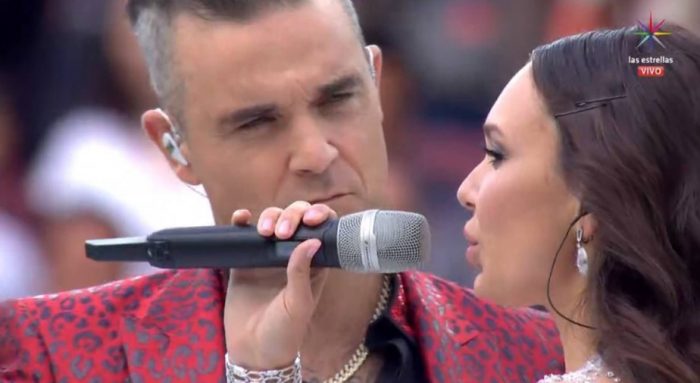 El momento emotivo de la inauguración de Rusia 2018: Robbie williams y Aida Garifullina cantando ‘Angels’