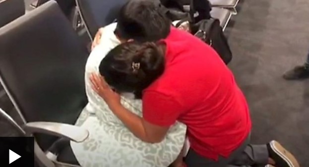 El emotivo momento en que Beata Mejía, la madre guatemalteca que demandó al gobierno de Trump, se reúne con su hijo de 7 años después de un mes