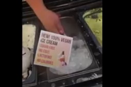 Video que se burla de los helados veganos ha desatado una batalla en redes sociales