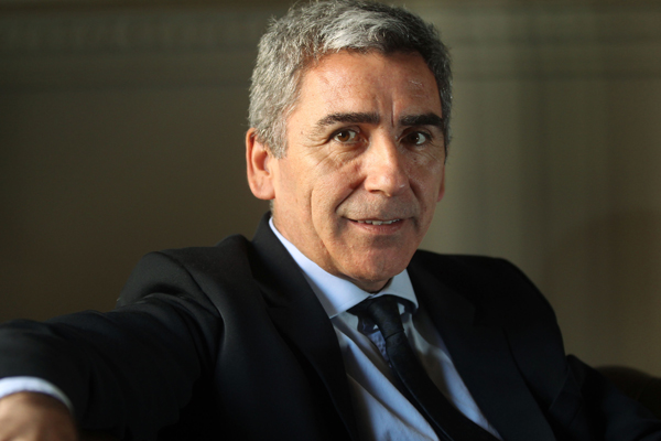 UDP vuelve a elegir a Carlos Peña como rector