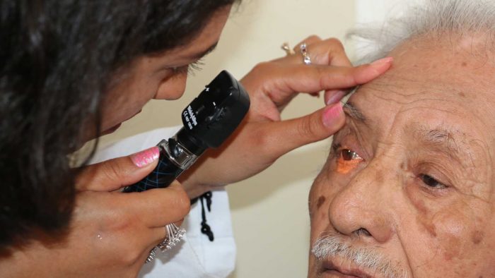 Cataratas son la causa más común de ceguera en adultos mayores