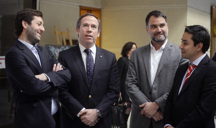 Parlamentarios UDI viajarán a Argentina para investigar nexos de tío de Compagnon con empresa involucrada en cuadernos de las coimas