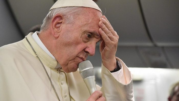 Papa busca aclarar posibles encubrimientos a Karadima en reunión con sacerdotes chilenos en Roma
