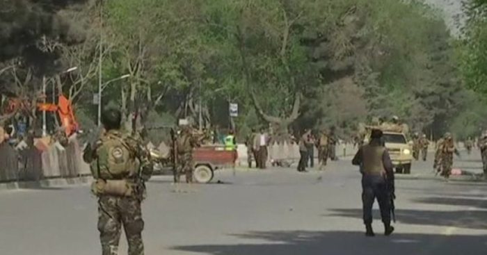Al menos 12 muertos y 31 heridos en ataque suicida contra ministerio en Kabul