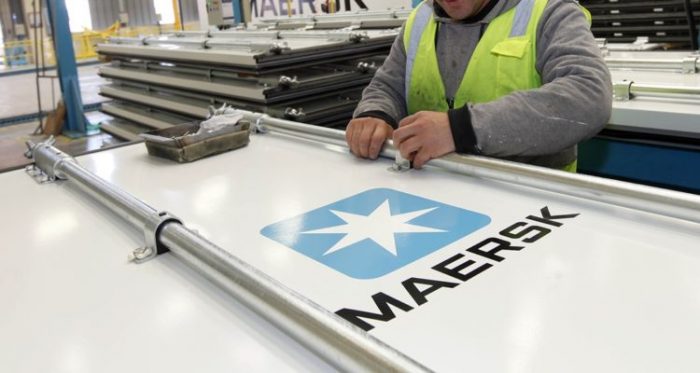 ONG apuesta por reconvertir a ex trabajadores de Maersk