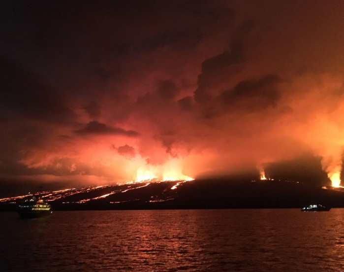 Las impresionantes imágenes de la erupción del Volcán Sierra Negra en el archipiélago de las Galápagos
