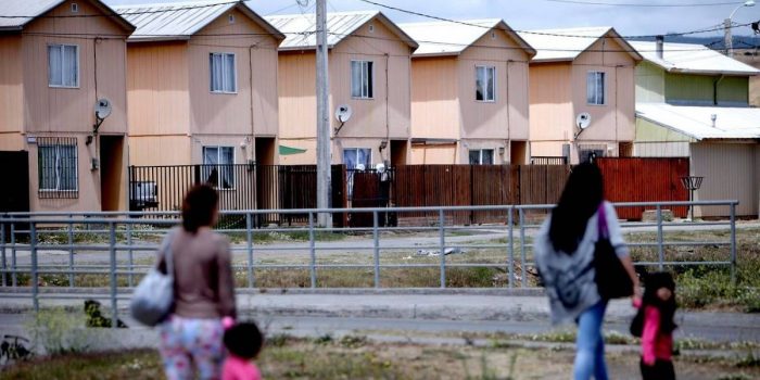 Piñera y déficit habitacional en Chile: 500 mil familias requieren una vivienda