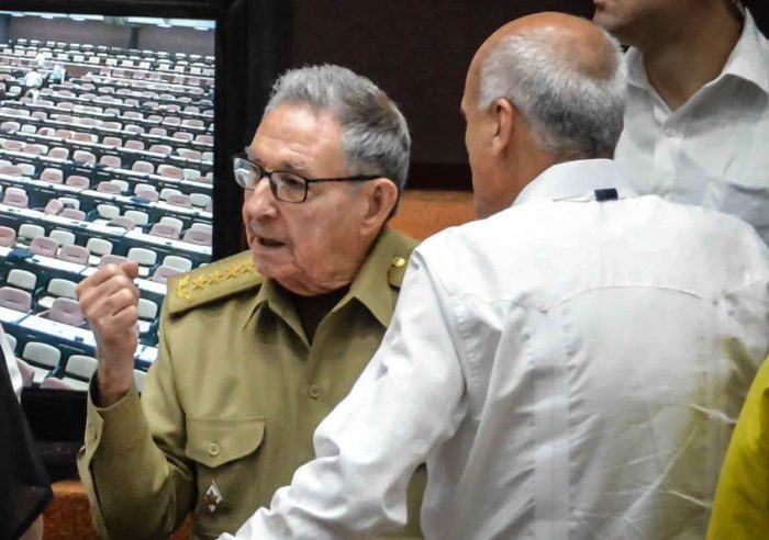 Cuba borra el término «comunismo» en su nueva Constitución