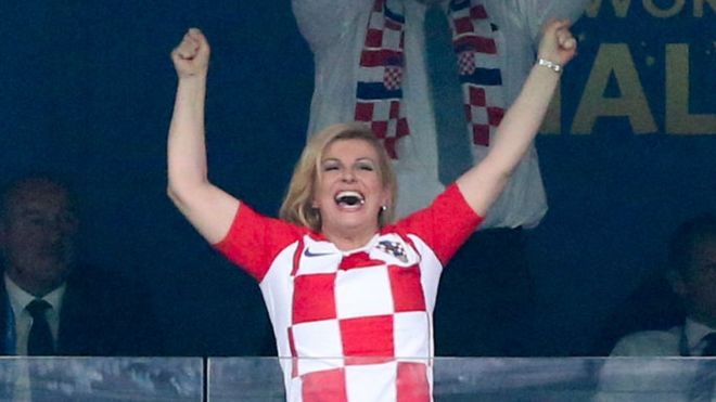 Kolinda Grabar-Kitarovic, la popular presidenta “hincha” de Croacia a la que acusan de defender políticas xenófobas