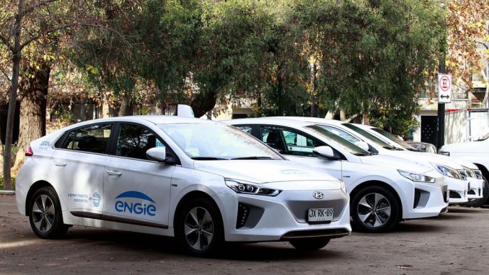 Cómo son los primeros 60 taxis eléctricos que circularán en Santiago