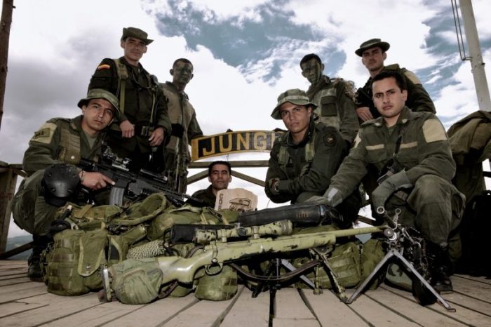 Comando Jungla: el historial de la policía colombiana que formó a Carabineros para operar en La Araucanía