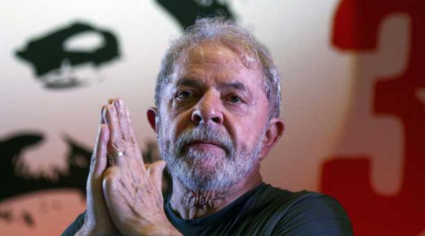 Juez de Lava Jato revoca la orden de liberación de Lula y lo mantiene preso
