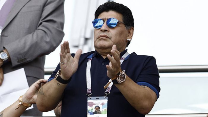 Maradona sin pelos en la lengua: trata de «ladrón» y «drogadicto» a un familiar en un programa de TV argentino