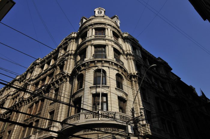 Bolsa de Valparaíso agoniza: teme perder su edificio por riesgo de remate inminente