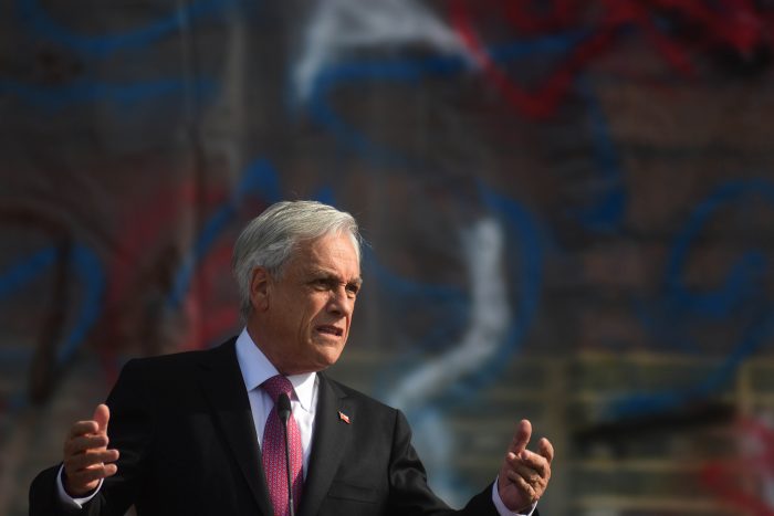 La mano dura de Piñera: critica indicación que prohíbe expulsar a migrantes