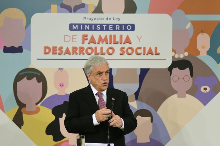 Familia o familias: Controversia por nuevo nombre del ministerio de Piñera