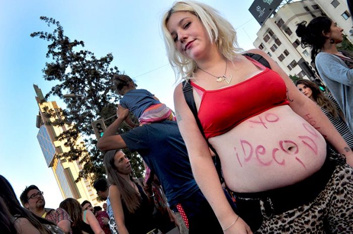 «La distinción entre provida y contra la vida es errada, esta discusión es sobre los derechos de las mujeres»