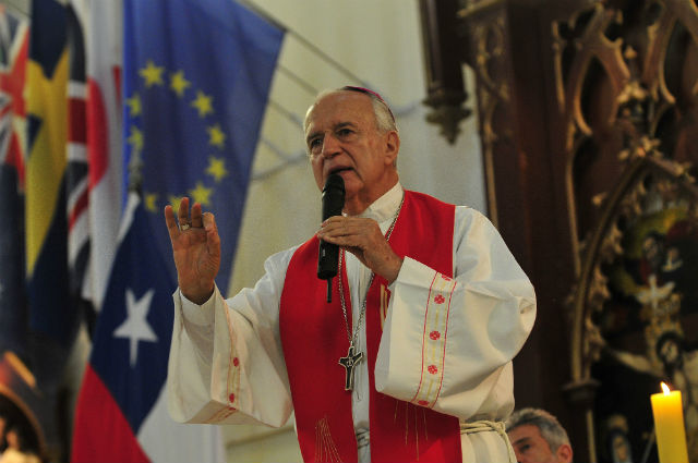 Acusador de ex obispo Duarte: «Me exigió el masaje, está mintiendo»