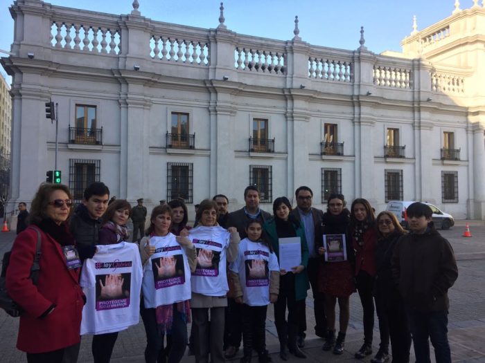Familia de Gabriela Alcaíno solicita audiencia con Piñera para abordar proyecto de ley que amplía la figura de femicidio