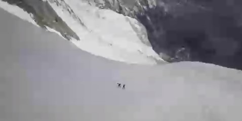 Encuentran a montañista gracias a un dron en el Himalaya