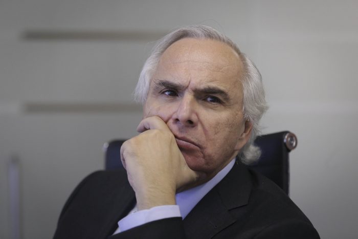 La confusión que desató Andrés Chadwick por el «embajador imaginario» de Chile en Francia