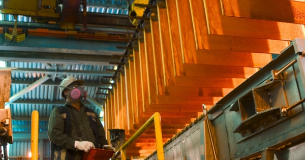El cobre rebota y rompe el techo de los US$ 2,80 en la Bolsa de Metales de Londres
