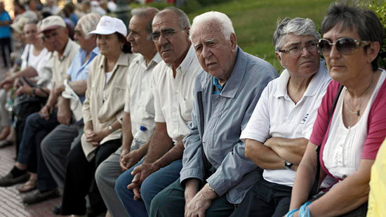 Senadores proponen que afiliados mayores de 60 años puedan retirar hasta $2 millones de la AFP