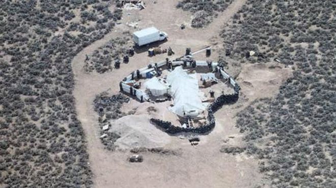 «Nunca vi algo como esto»: el hallazgo de 11 niños hambrientos y en cautiverio en el desierto de Nuevo México, EE.UU.