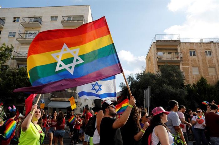 El arcoíris marcha en Jerusalén pese a las protestas de ultraortodoxos judíos