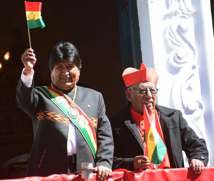 Escándalo en Bolivia: roban medalla y banda presidenciales porque el custodio andaba en un prostíbulo