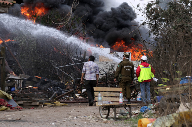 Incendio en Maipú: ya no existen llamas y labores terminarían este viernes