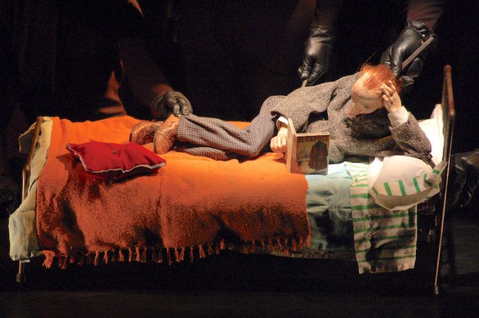 Obra de marionetas “El capote” en Teatro Mori Bellavista