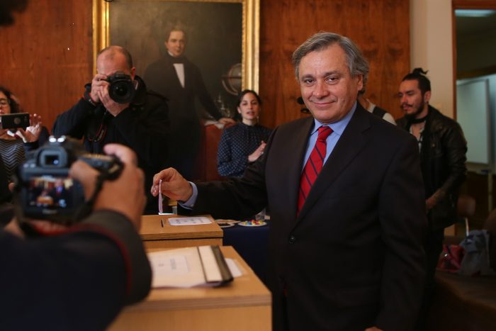 Derecho de la U. de Chile tiene nuevo decano: Pablo Ruiz-Tagle, el abogado para quien las tomas son “microgolpes de Estado”