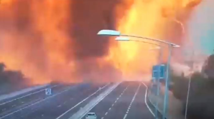 Impresionante explosión de un camión deja un muerto y 68 heridos en Italia