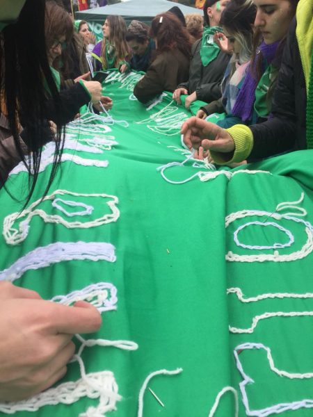 Los pañuelos verdes continúan en las calles de Argentina