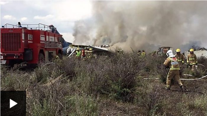 Avionazo en México: el dramático momento en el que se estrella el vuelo AM2431 de Aeroméxico en Durango