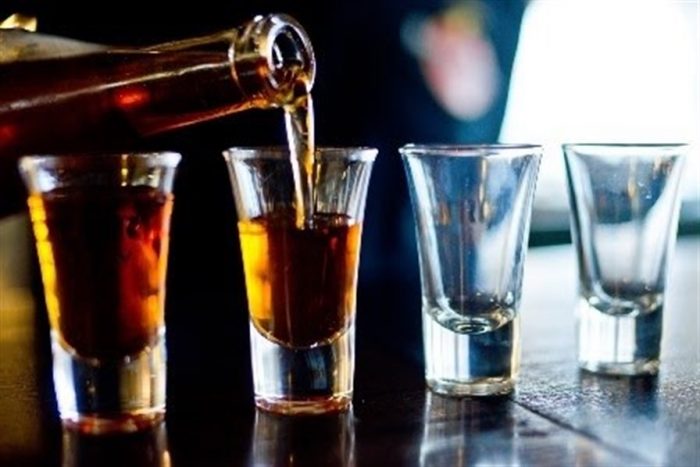 Estudio revela qué zonas del cerebro causan descoordinación y pérdida del equilibrio tras el consumo de alcohol
