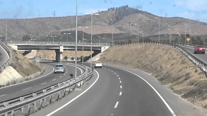 Concesionaria encargada del puente colapsado en Italia es la mayor responsable de las autopistas chilenas