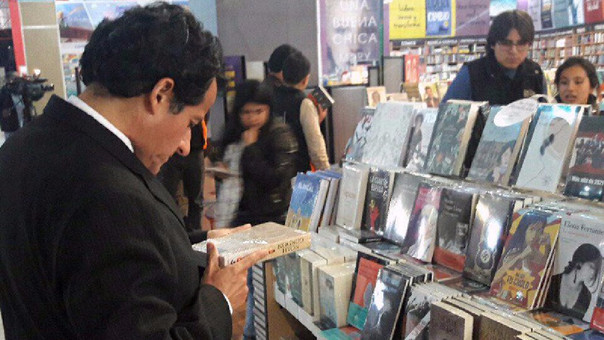 Chile gana premio a mejor estand en la Feria del Libro de Lima