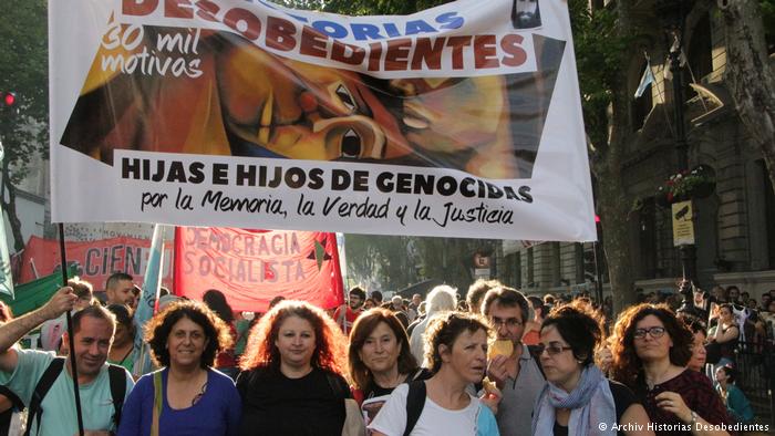 “Historias Desobedientes”: la agrupación argentina de hijos de genocidas comprometida con los DDHH
