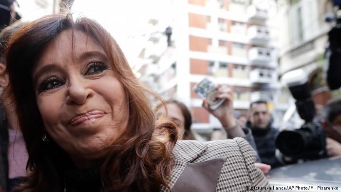 Justicia argentina registra viviendas de Cristina Fernández